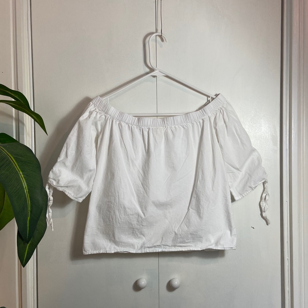 Off-The-Shoulder White Top - Picture 5 of 6